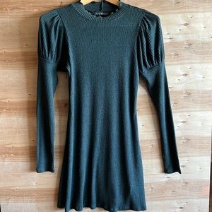 Ribbed bodycon pull sleeve dress